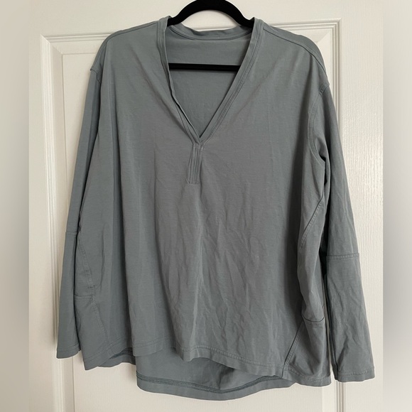 Back In Action V-Neck Long-Sleeve Shirt Belgian Blue - Picture 2 of 10